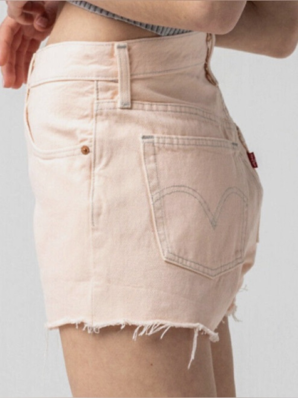 Levi 501 High Rise Shorts - You're a Peach size 28